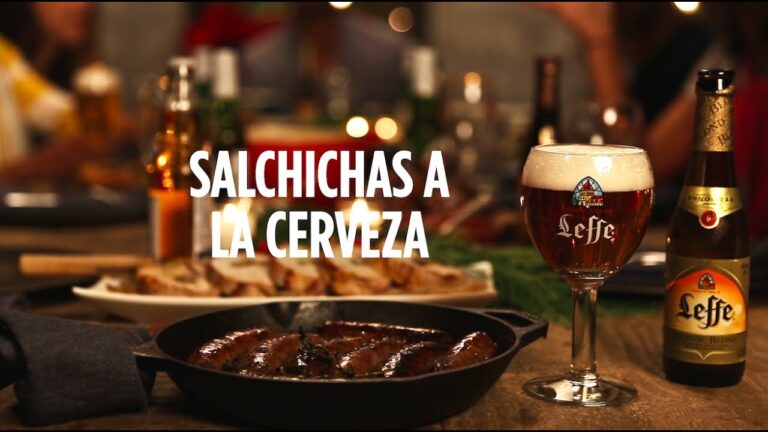 Maridaje perfecto: cerveza artesanal y salchichas bratwurst en la barbacoa